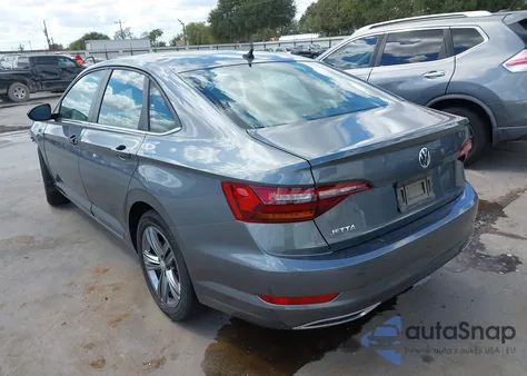 2019 Volkswagen Jetta 1.4T R-Line/1.4T S/1.4T Se z USA, uszkodzony, nr VIN 3VWC57BU2KM249453